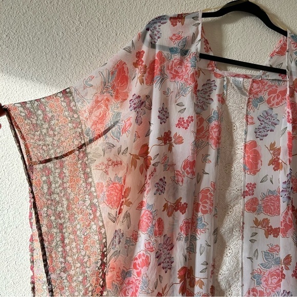 Time and Tru Sheer Kimono Shawl Mixed Floral Print Women One Size - Picture 3 of 10
